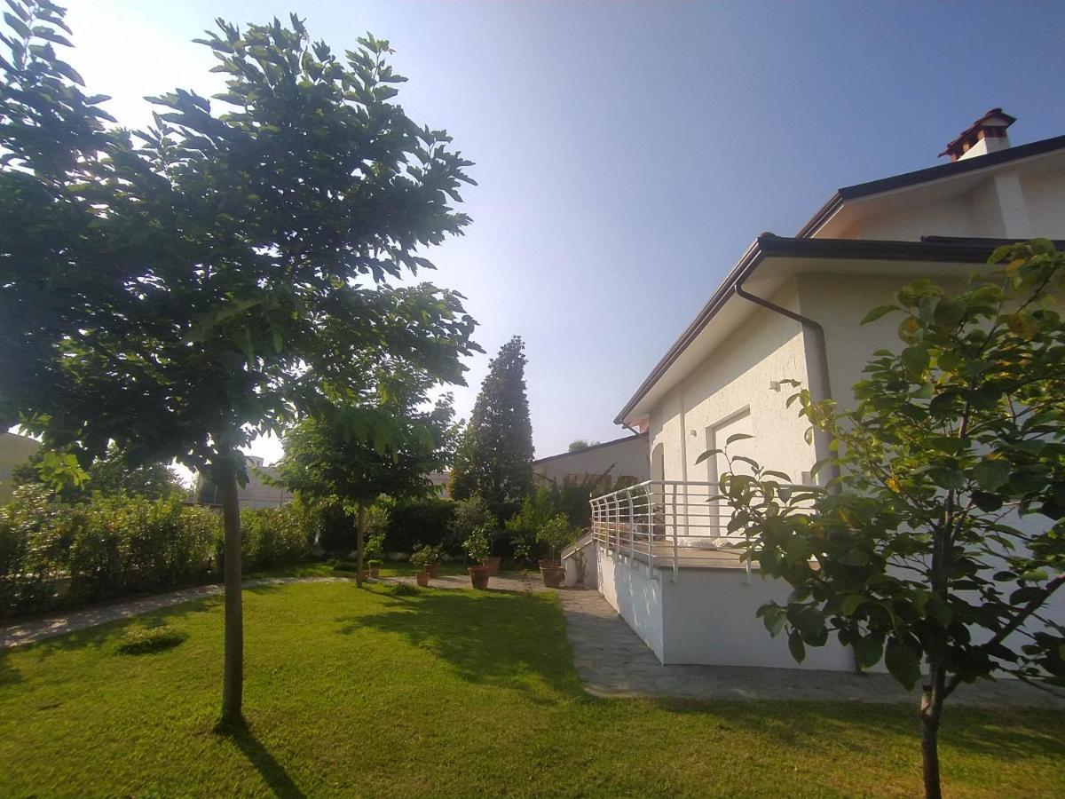 B&B Villa La Bouganville Camaiore Exteriér fotografie